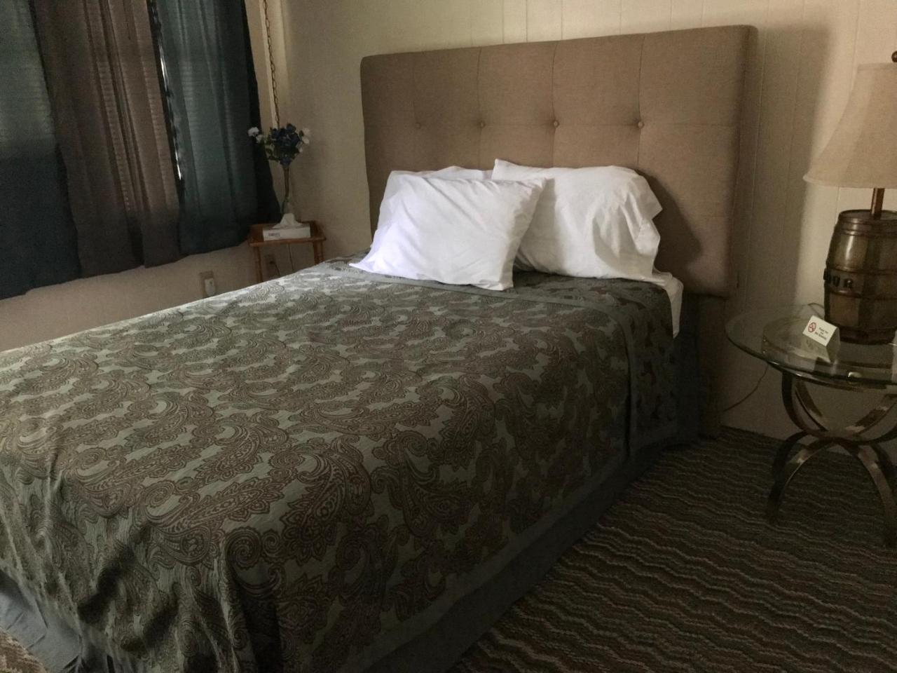 Holiday House Motel Hillsdale Esterno foto
